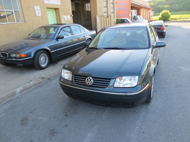 Volkswagen Jetta 2004 photo 1