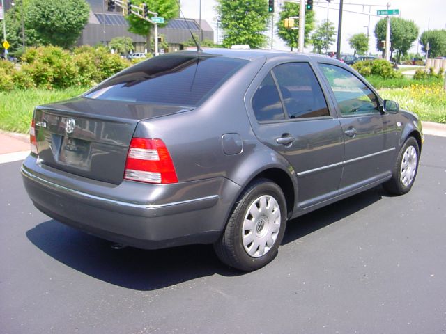 Volkswagen Jetta 2004 photo 2