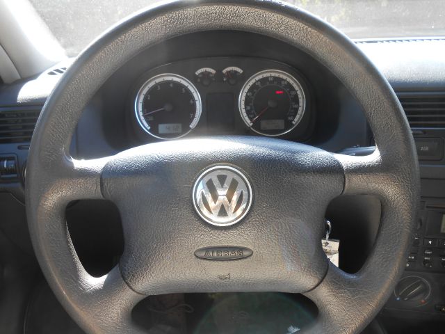 Volkswagen Jetta 2004 photo 2