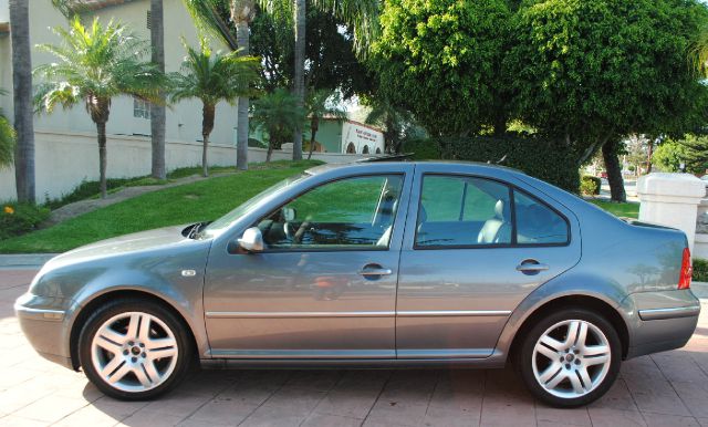 Volkswagen Jetta 2004 photo 2