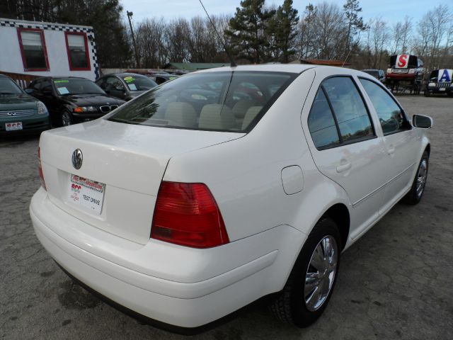 Volkswagen Jetta 2004 photo 2