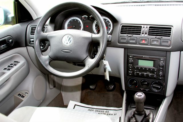 Volkswagen Jetta 2004 photo 3