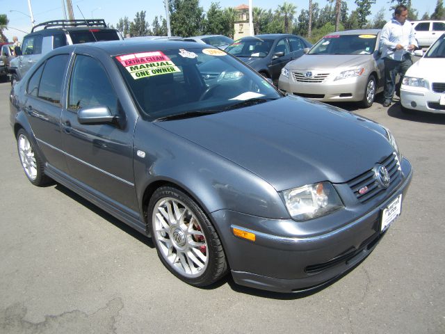 Volkswagen Jetta 2004 photo 2