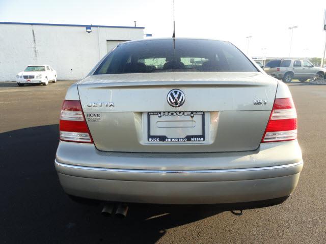 Volkswagen Jetta 2004 photo 3