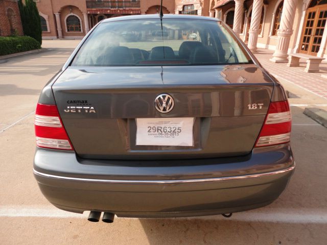 Volkswagen Jetta 2004 photo 2