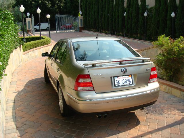 Volkswagen Jetta 2004 photo 1