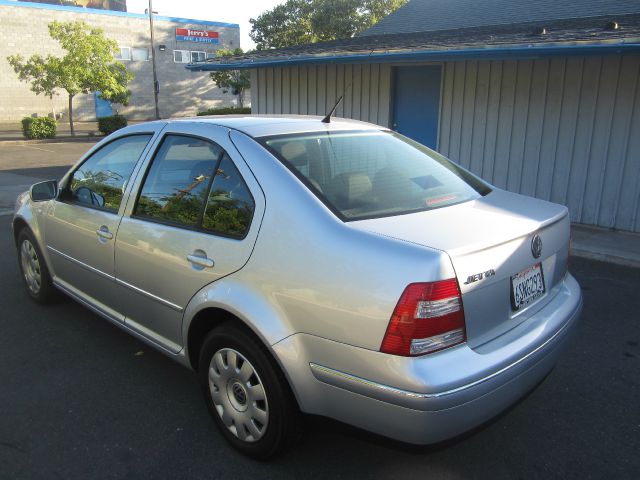 Volkswagen Jetta 2004 photo 1