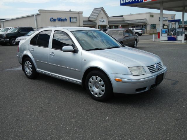 Volkswagen Jetta 3.8L V6 3.8 Grand Touring Sedan