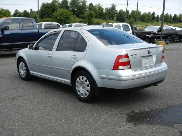 Volkswagen Jetta 2004 photo 2