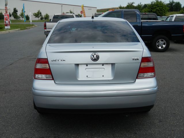 Volkswagen Jetta 2004 photo 3