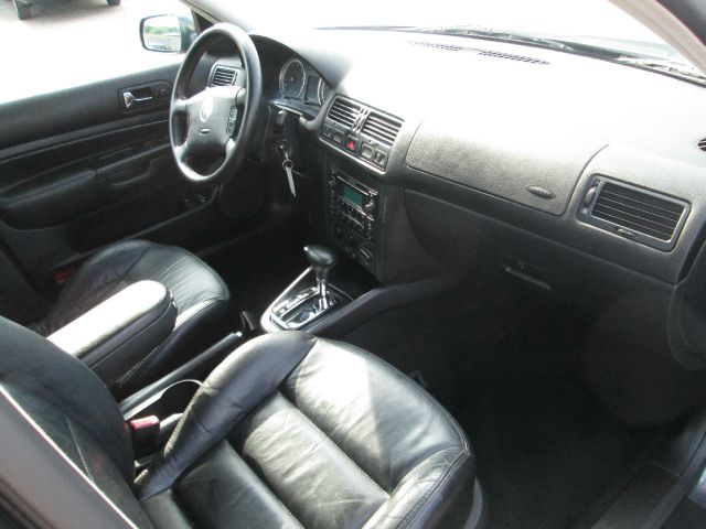 Volkswagen Jetta 2004 photo 2