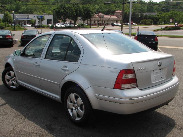 Volkswagen Jetta 2004 photo 10