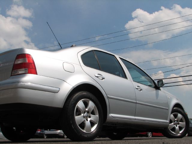 Volkswagen Jetta 2004 photo 2