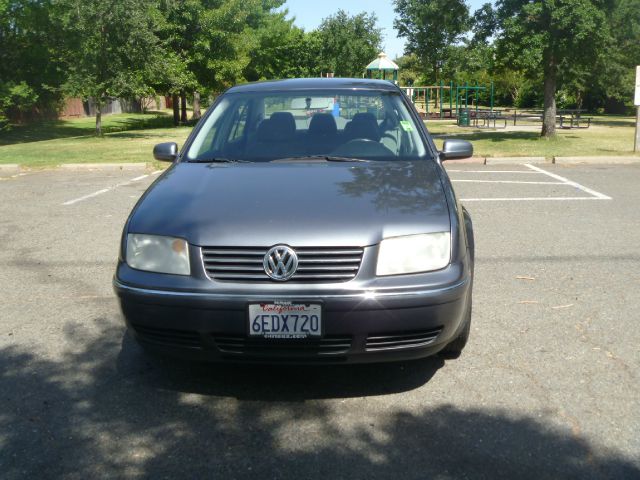 Volkswagen Jetta 2004 photo 2