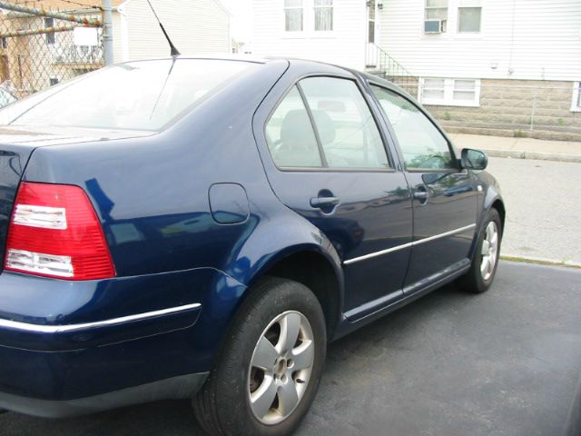 Volkswagen Jetta 2004 photo 2