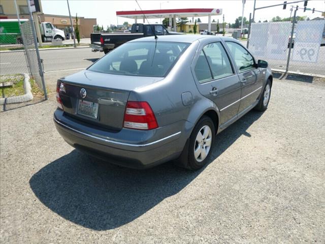 Volkswagen Jetta 2004 photo 2