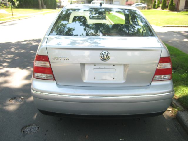 Volkswagen Jetta 2004 photo 1