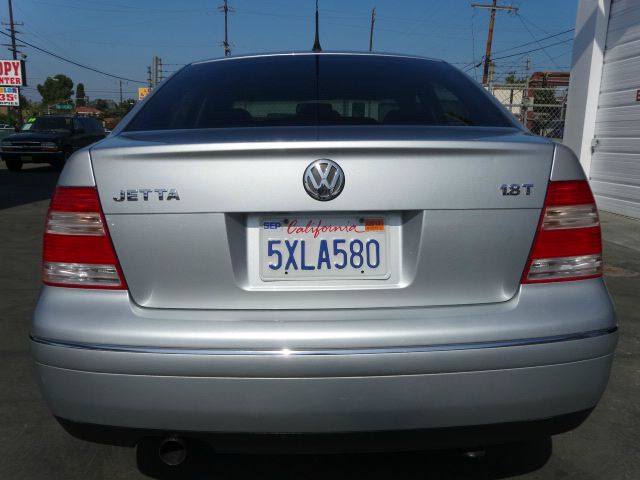 Volkswagen Jetta 2004 photo 2