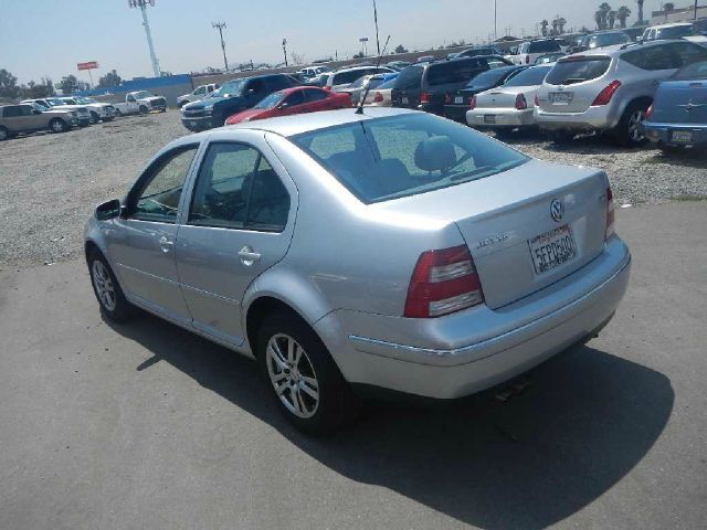 Volkswagen Jetta 2004 photo 1