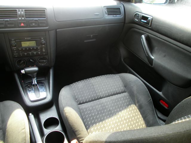 Volkswagen Jetta 2004 photo 30