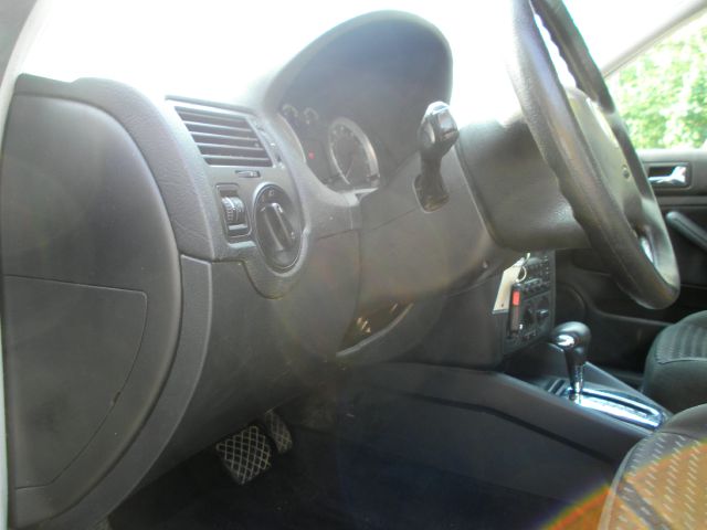 Volkswagen Jetta 2004 photo 9