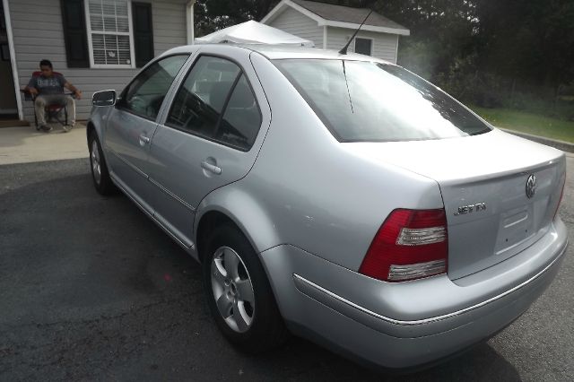 Volkswagen Jetta 2004 photo 2