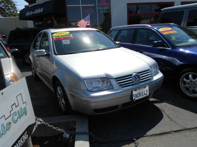 Volkswagen Jetta 2005 photo 2