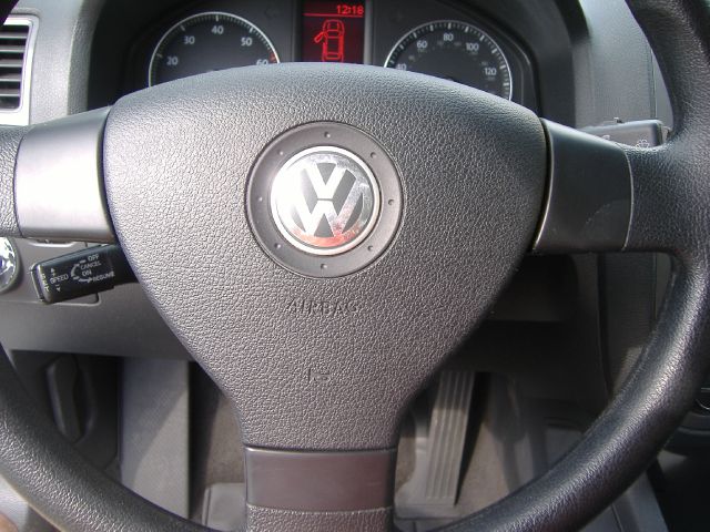 Volkswagen Jetta 2005 photo 23