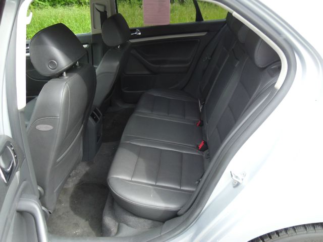 Volkswagen Jetta 2005 photo 24