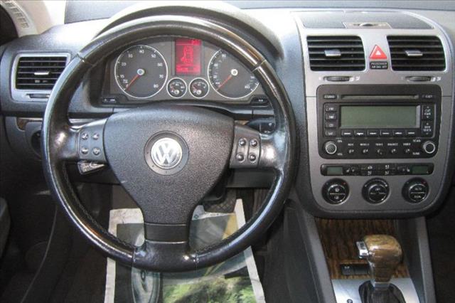 Volkswagen Jetta 4WD Crew Cab 140.5 Sedan