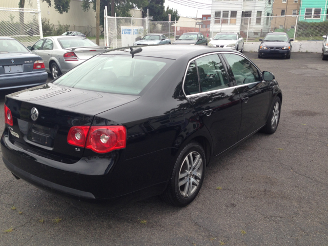 Volkswagen Jetta 2005 photo 3