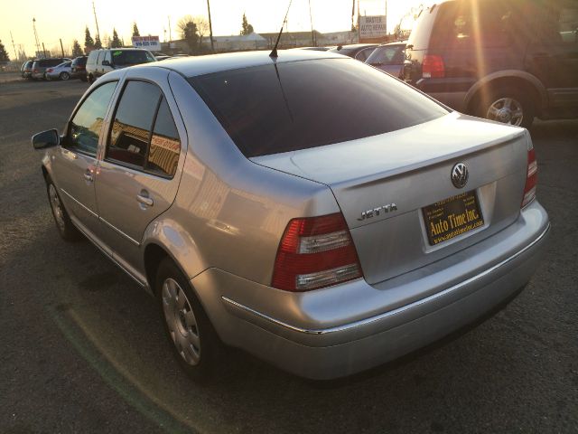 Volkswagen Jetta 2005 photo 1