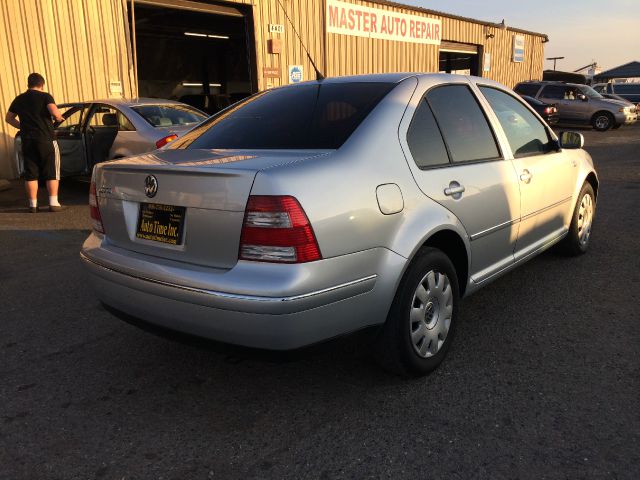 Volkswagen Jetta 2005 photo 2