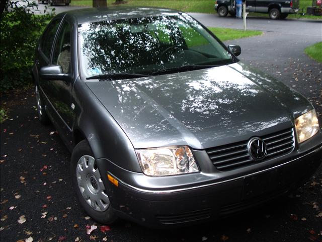 Volkswagen Jetta EXV6 AT Leather Sedan