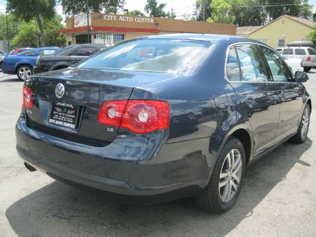 Volkswagen Jetta 2005 photo 11