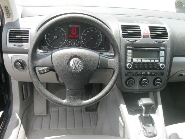 Volkswagen Jetta 2005 photo 12