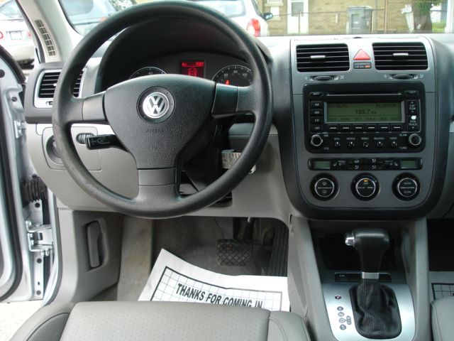 Volkswagen Jetta 2005 photo 25