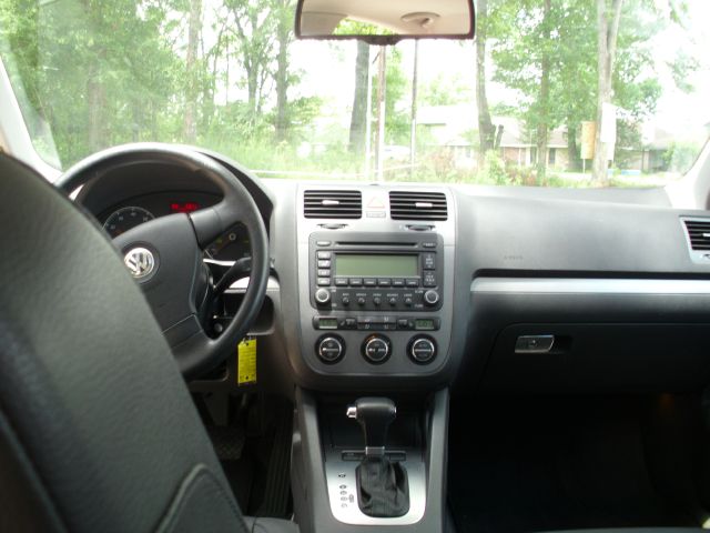 Volkswagen Jetta 2005 photo 2