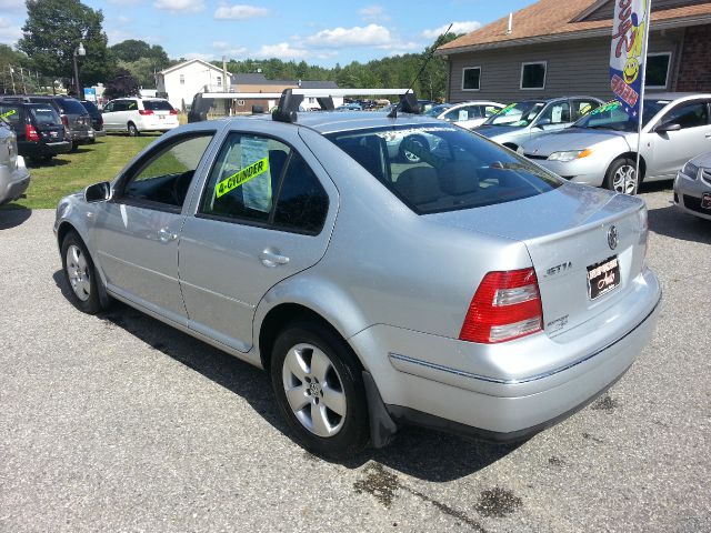 Volkswagen Jetta 2005 photo 2