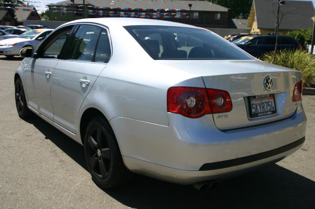 Volkswagen Jetta 2005 photo 4