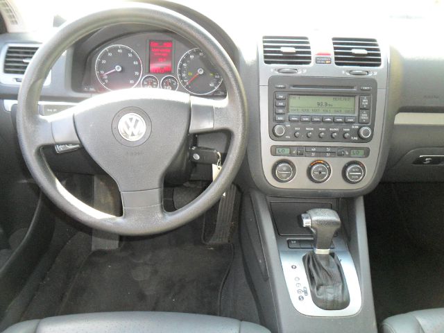 Volkswagen Jetta 2005 photo 19