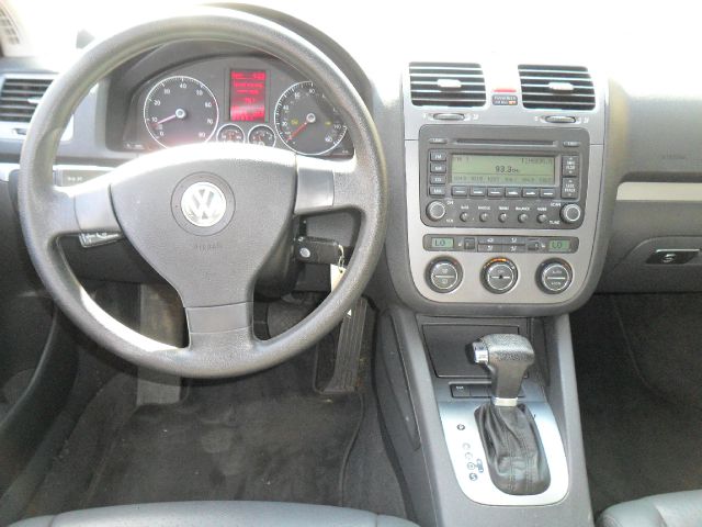 Volkswagen Jetta 2005 photo 21