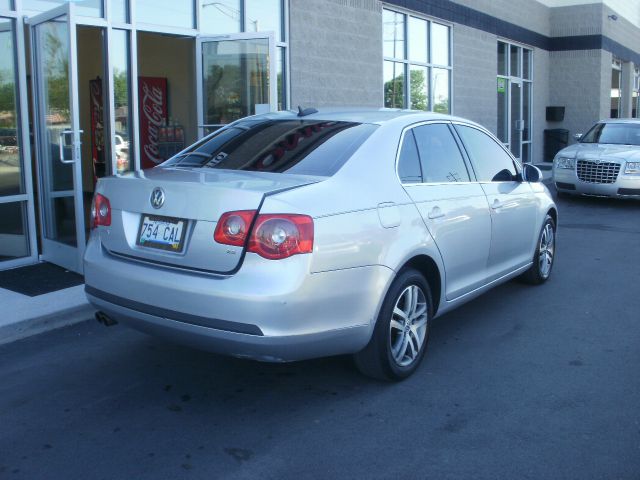 Volkswagen Jetta 2005 photo 17