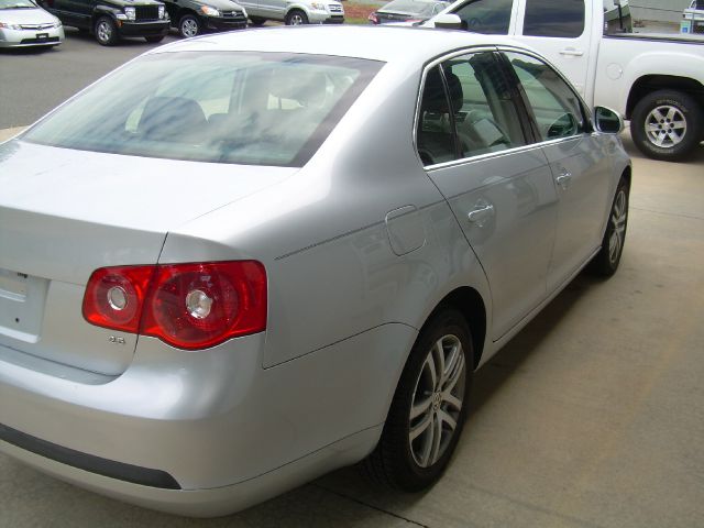 Volkswagen Jetta 2005 photo 16