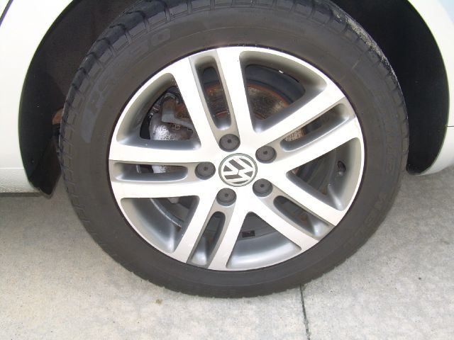 Volkswagen Jetta 2005 photo 24