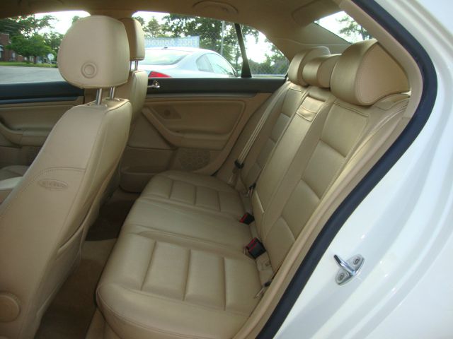 Volkswagen Jetta 2005 photo 16