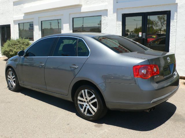 Volkswagen Jetta Reg Cab 135.5 WB 4WD DRW Sedan