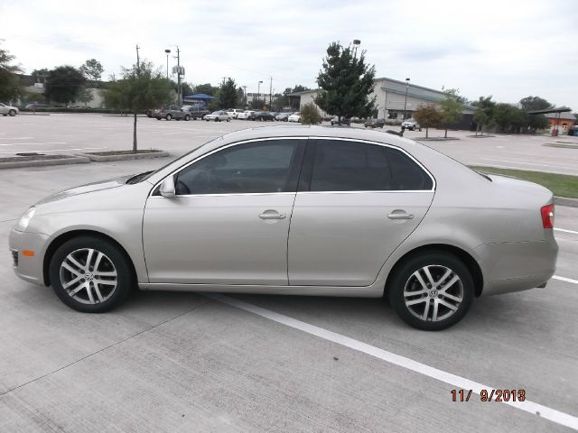 Volkswagen Jetta 2dr Cabriolet Auto Quattro Premium Plus Sedan