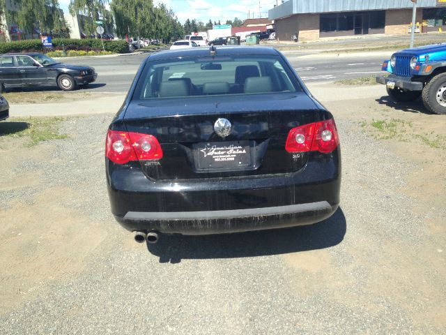 Volkswagen Jetta Wagon SE Sedan