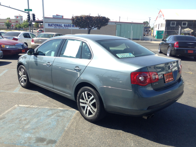 Volkswagen Jetta Limited Wagon Sedan